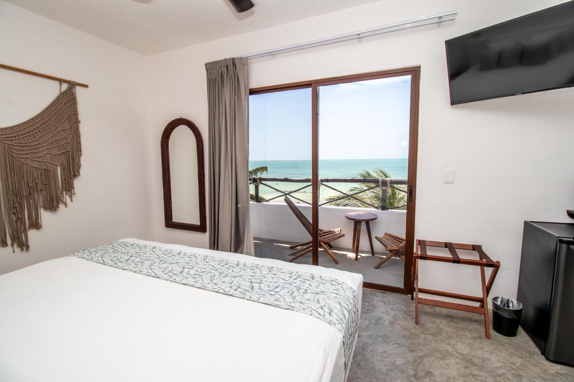 Hau Holbox, Oceanfront Boutique 4*