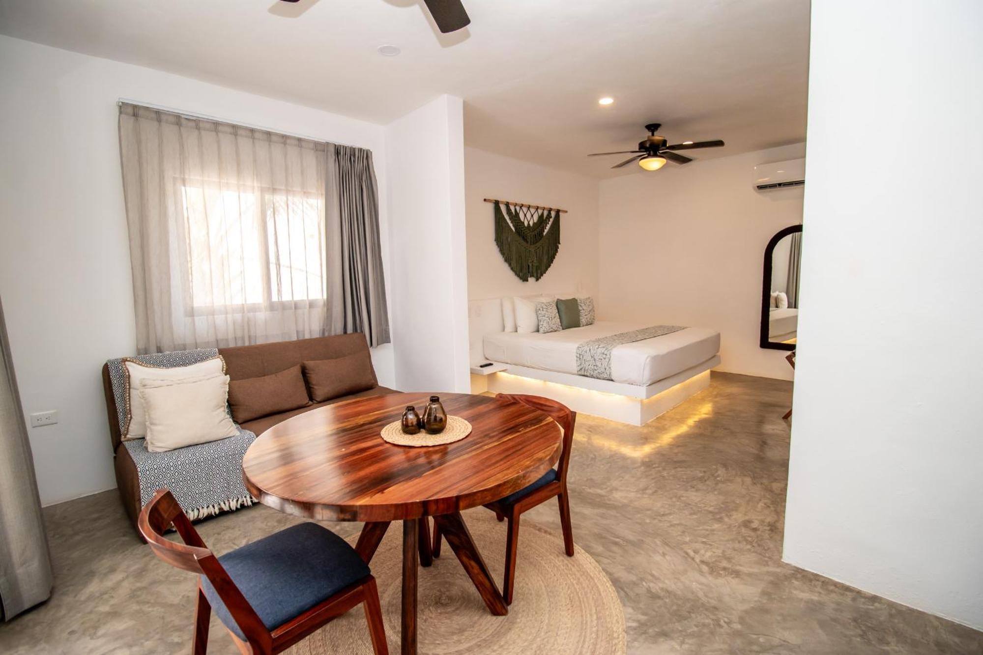 Hau Holbox, Oceanfront Boutique 4*