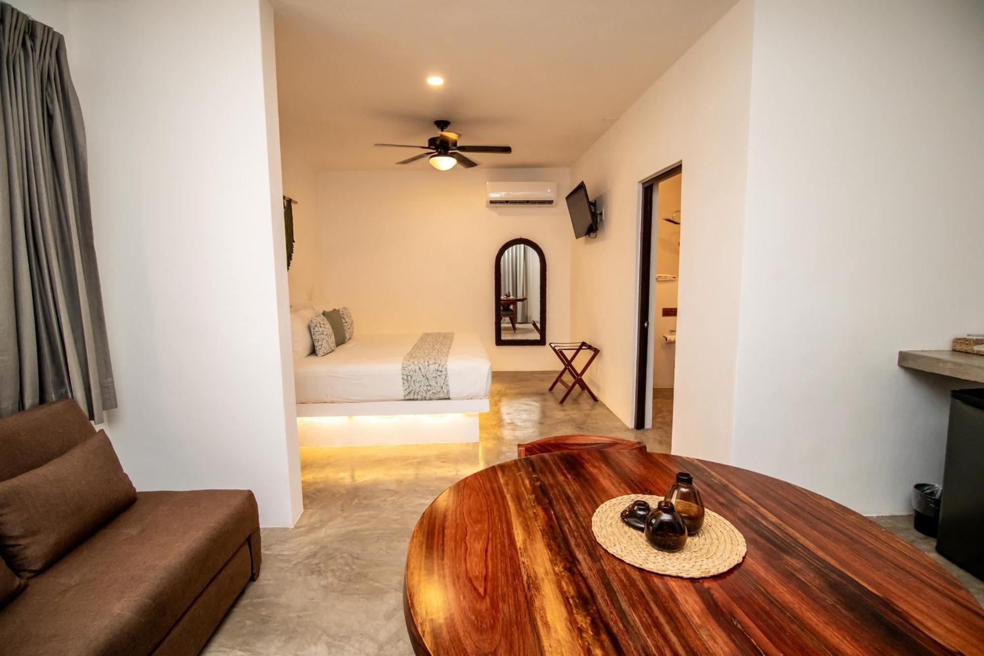 Hau Holbox, Oceanfront Boutique Hotel 4*