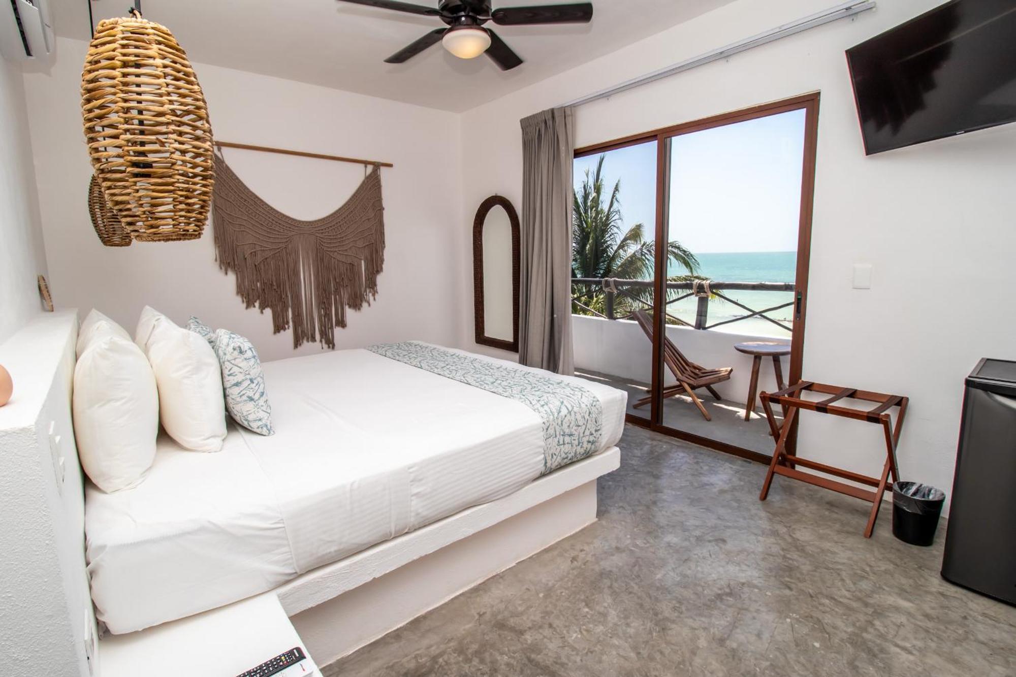 Hau Holbox, Oceanfront Boutique Hotel 4*